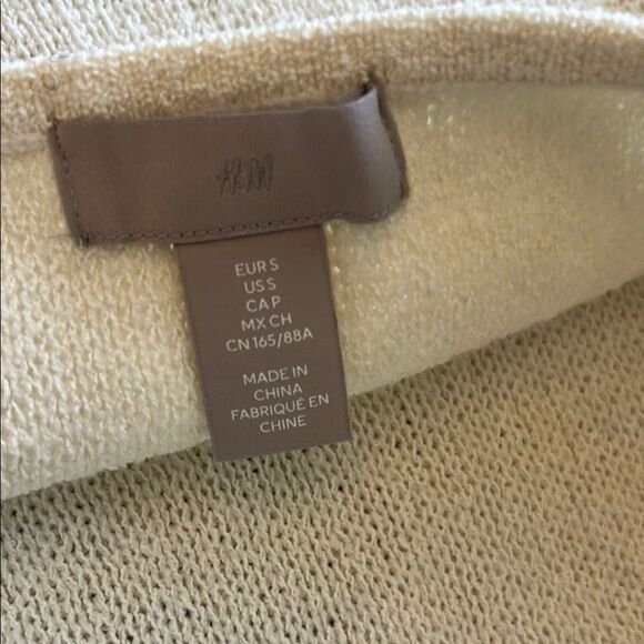 Cozy White Knit Tube Top - Picture 2 of 3